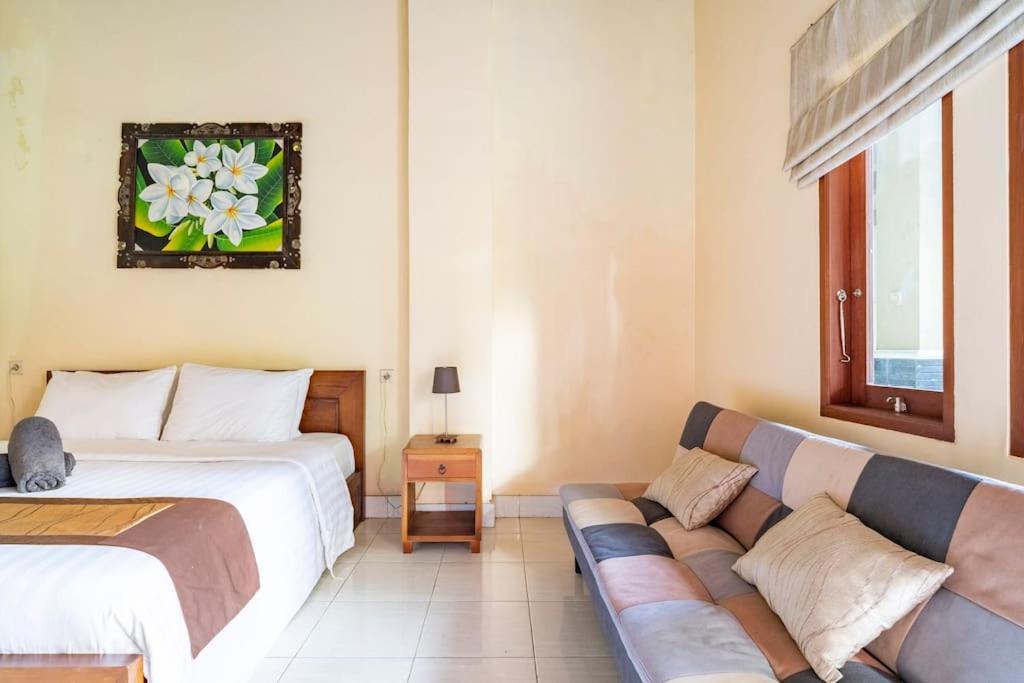 Villa Kenanga In Meninting By The Beach Mataram Dış mekan fotoğraf