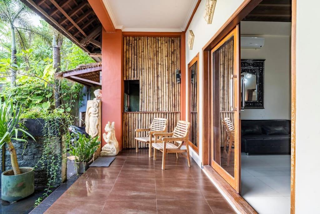 Villa Kenanga In Meninting By The Beach Mataram Dış mekan fotoğraf
