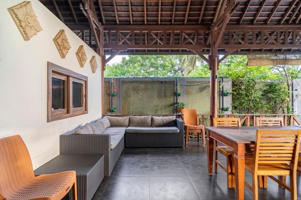 Villa Kenanga In Meninting By The Beach Mataram Dış mekan fotoğraf