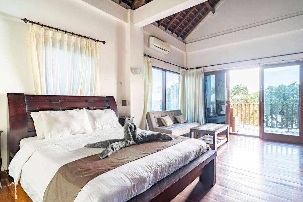 Villa Kenanga In Meninting By The Beach Mataram Dış mekan fotoğraf