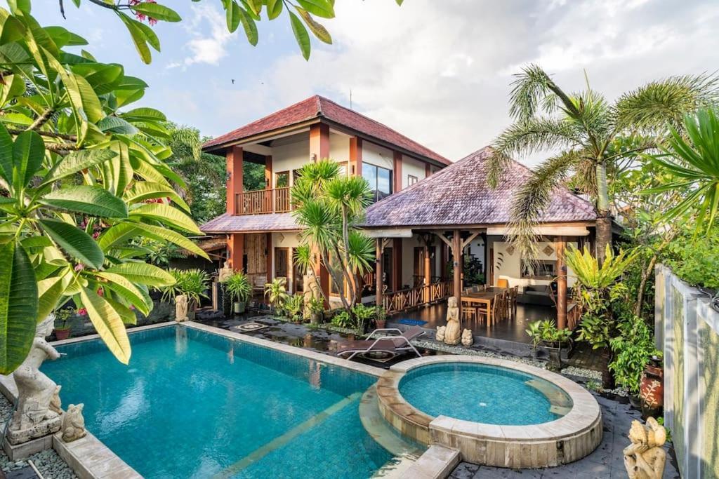 Villa Kenanga In Meninting By The Beach Mataram Dış mekan fotoğraf